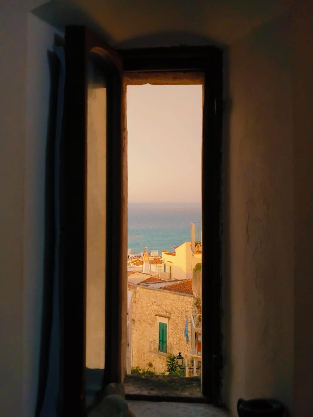 مبيت وإفطار فيستَ Torre La Mezzaluna المظهر الخارجي الصورة
